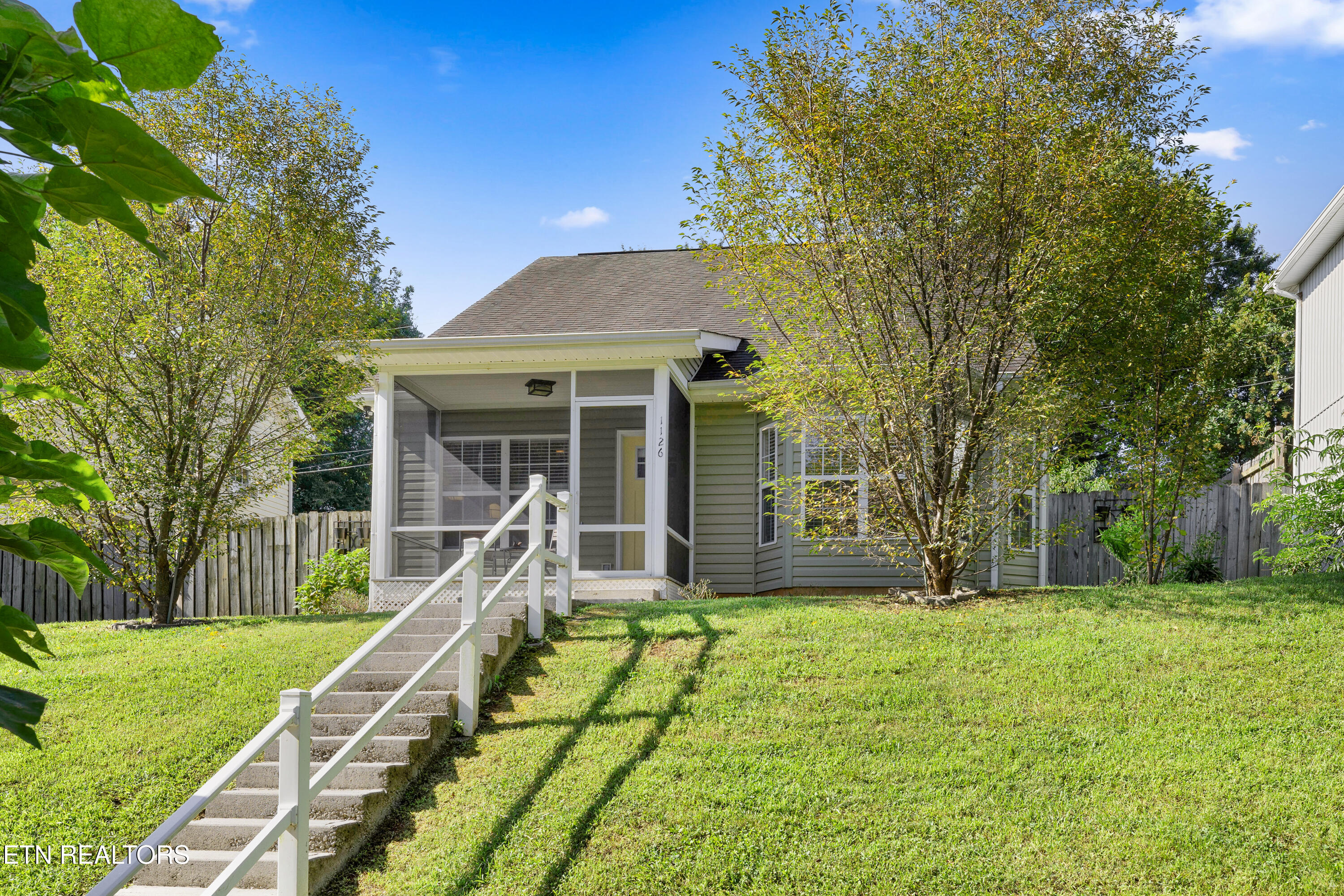 1126 Overton Place