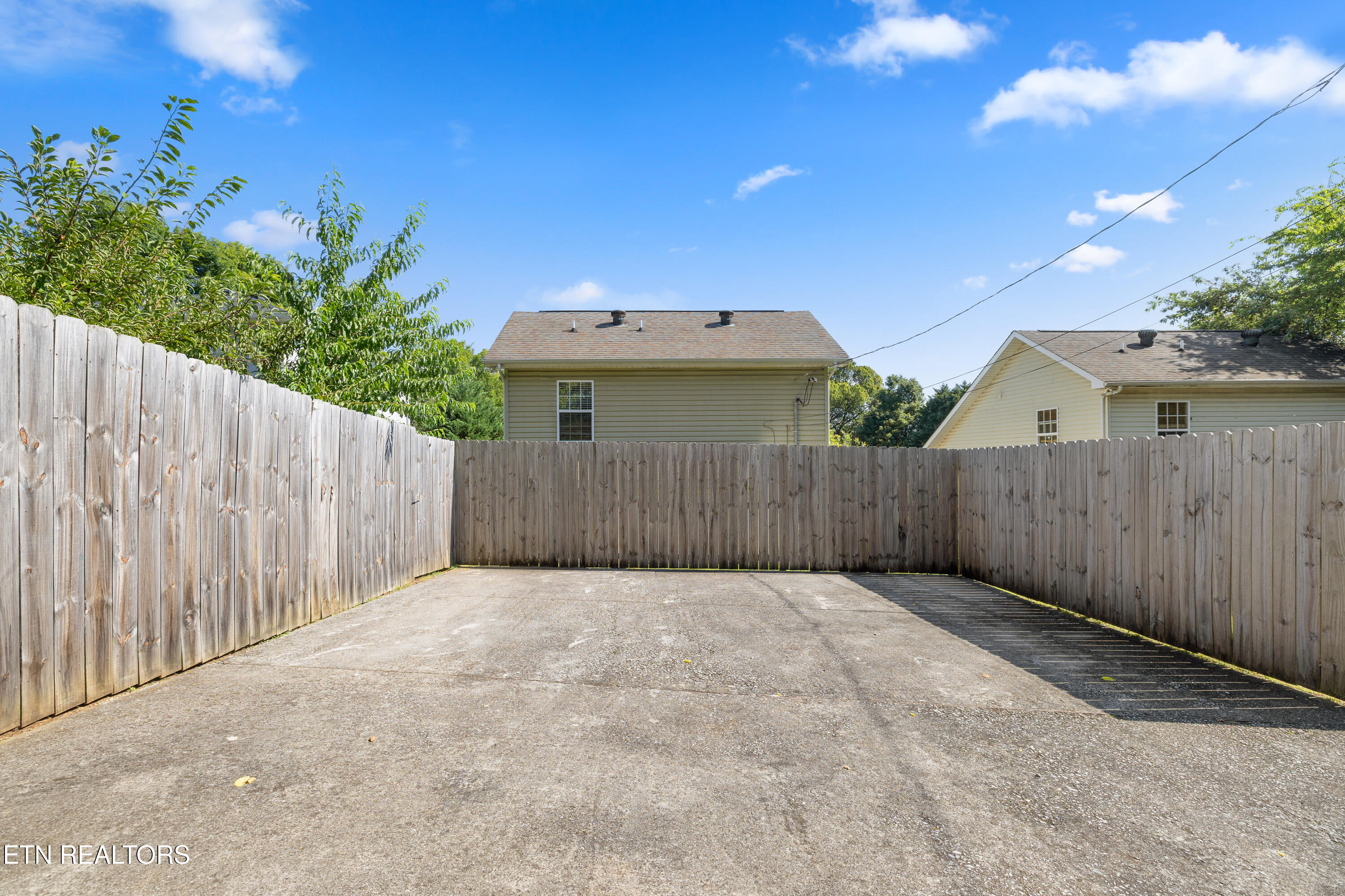 1126 Overton Place