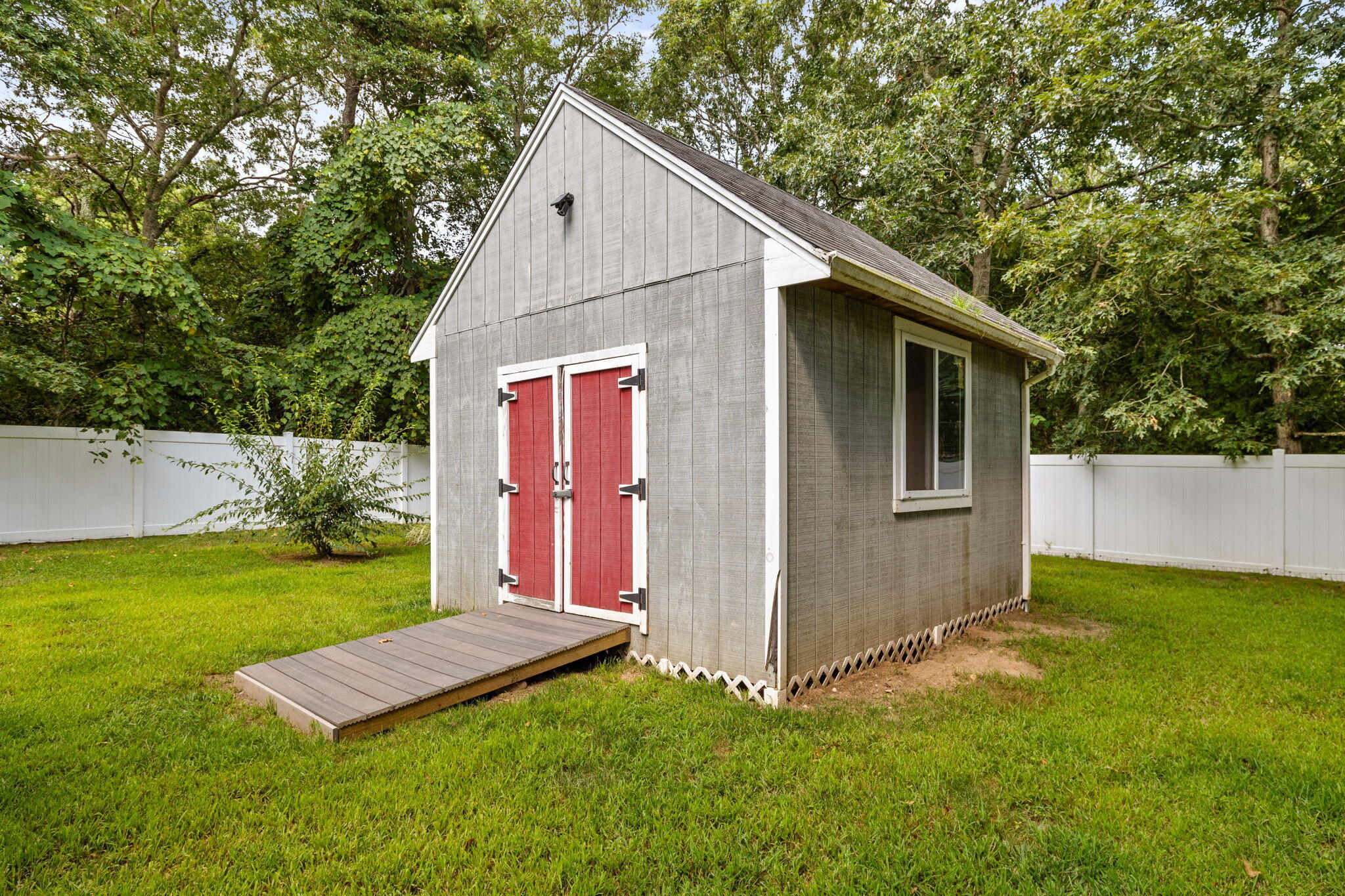 37 Quashnet Road