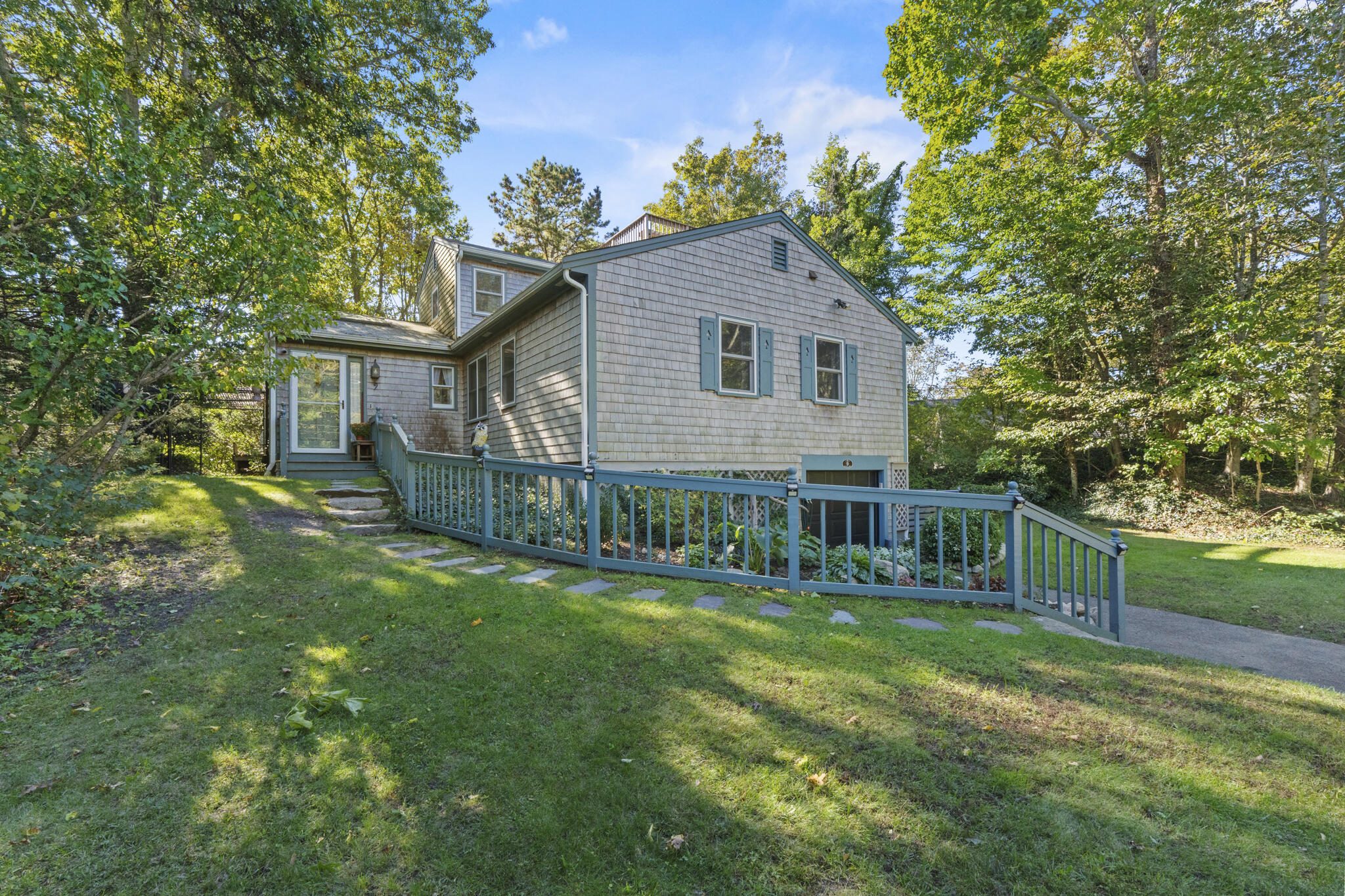 9 Strawberry Hill Road