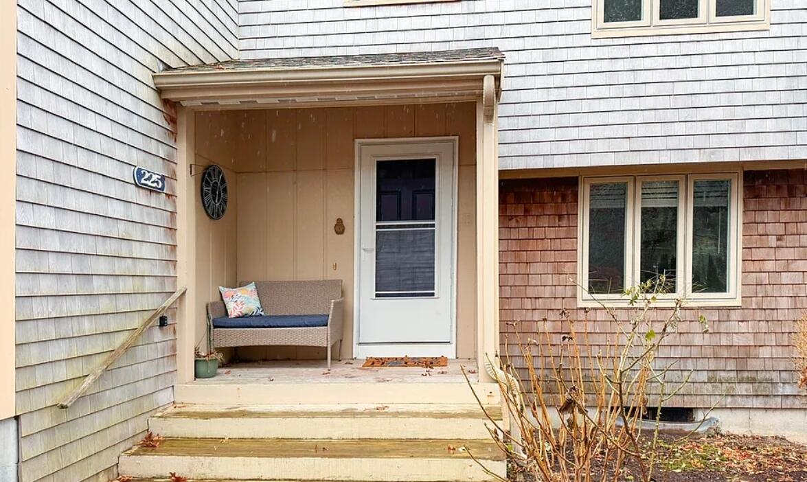 225 Southwest Meadows UNIT 225