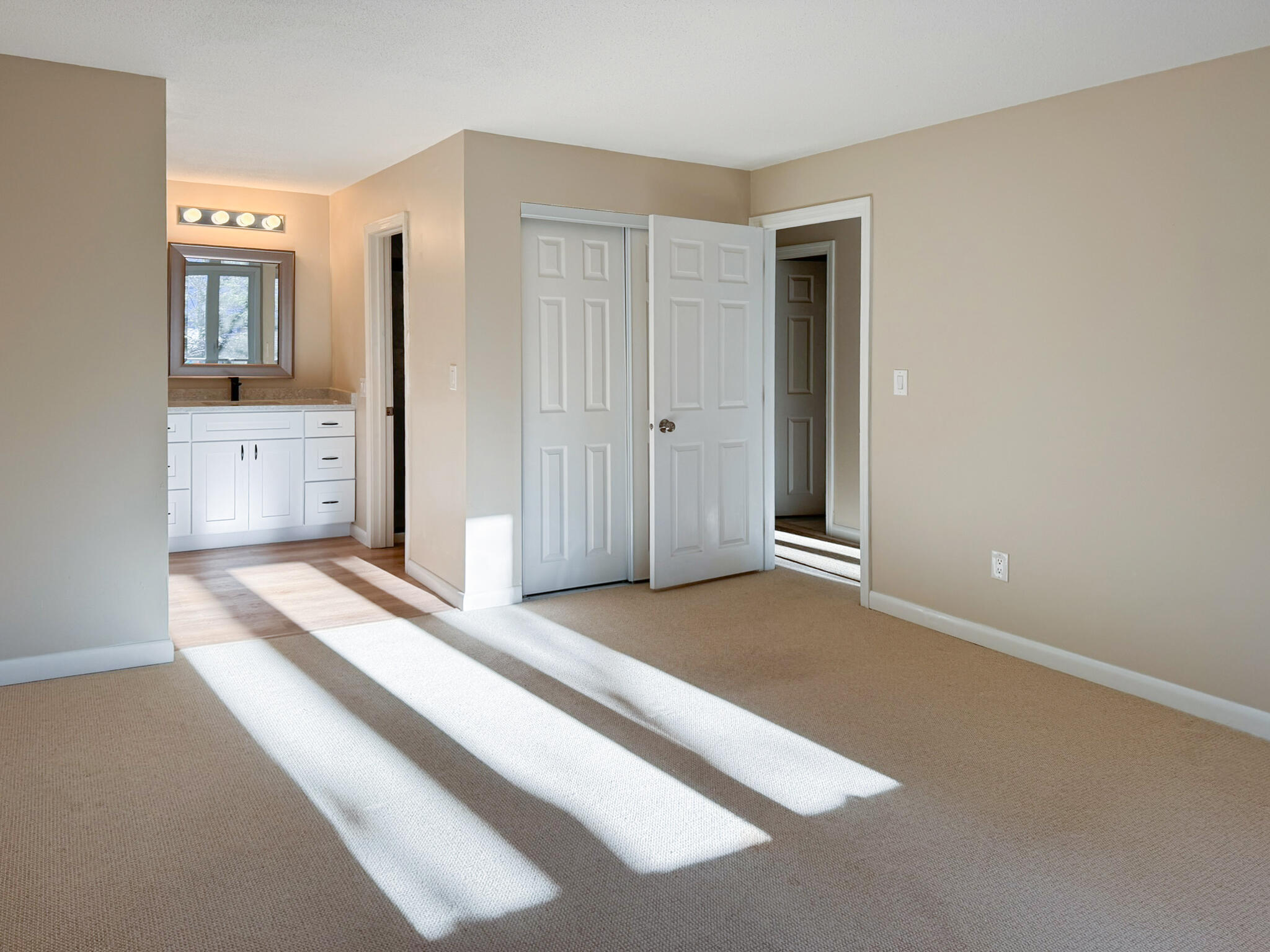 225 Southwest Meadows UNIT 225