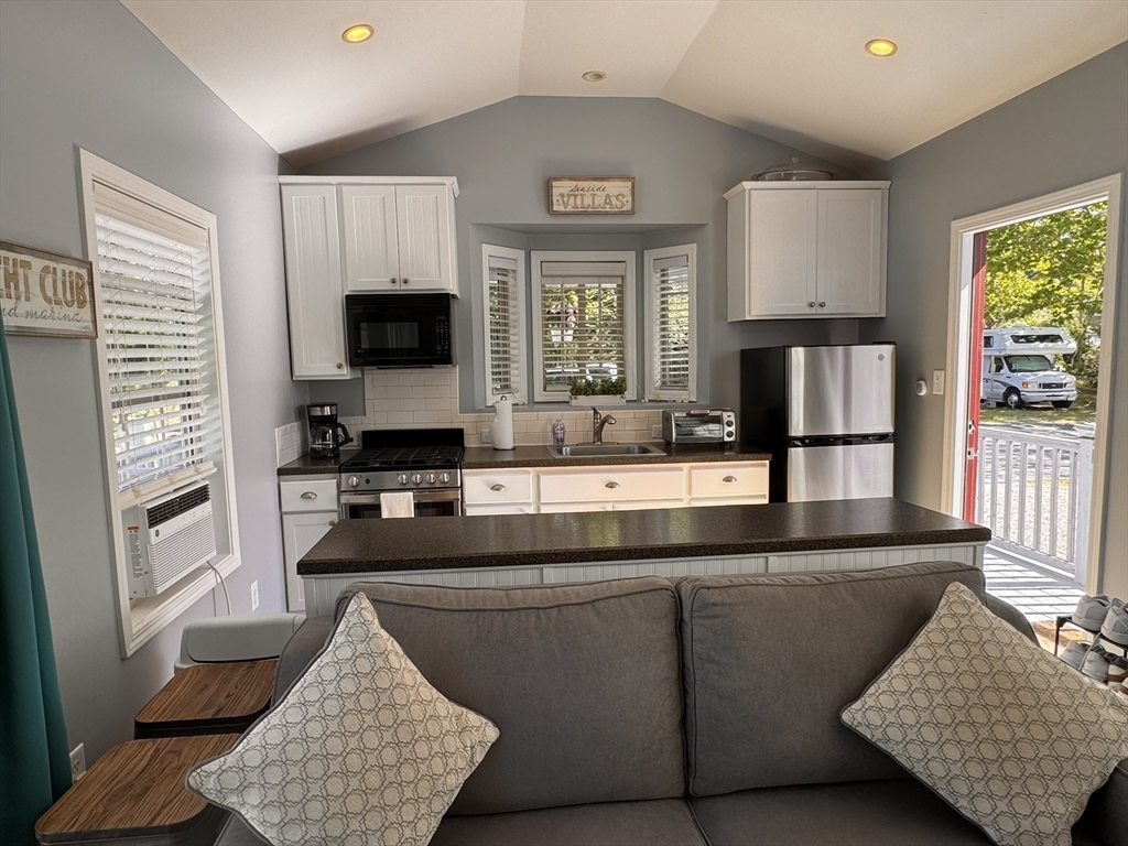 185 Cotuit Rd Unit: BE4