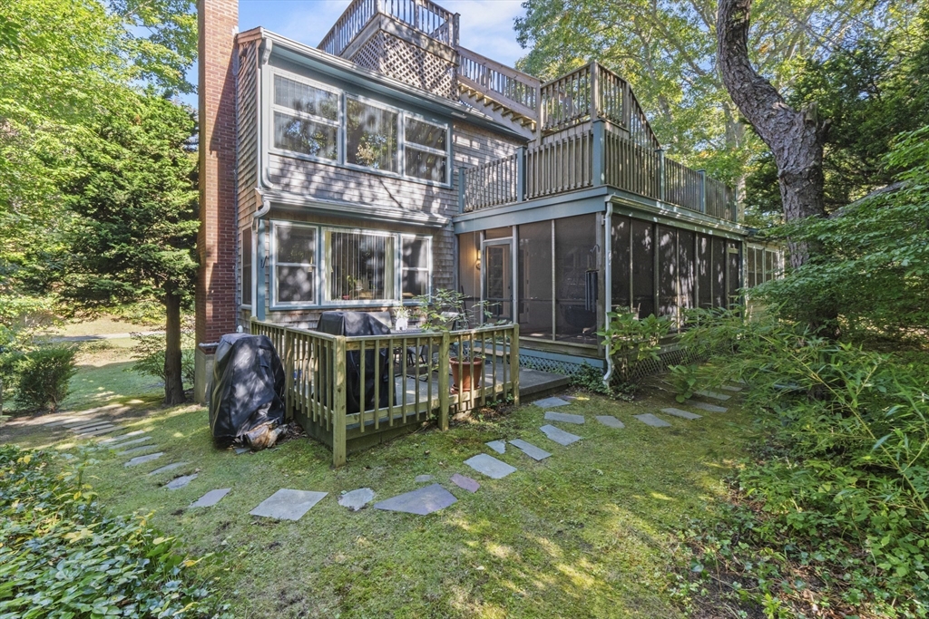9 Strawberry Hill Rd