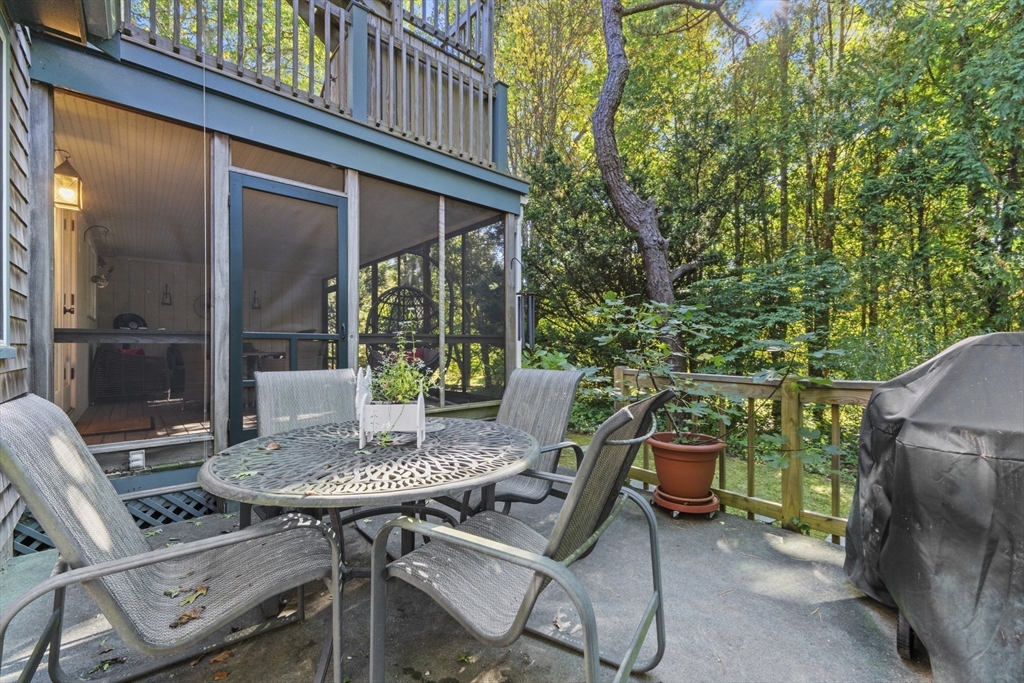 9 Strawberry Hill Rd