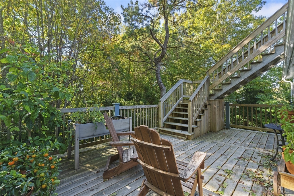9 Strawberry Hill Rd