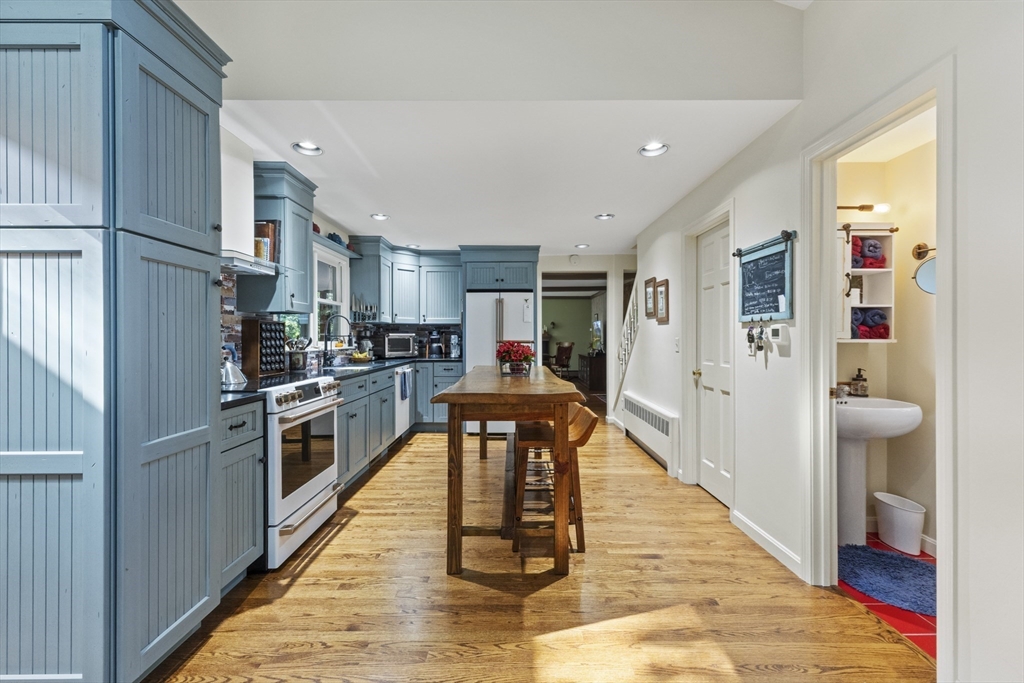 9 Strawberry Hill Rd