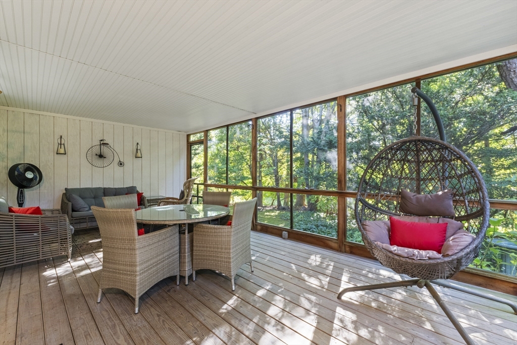 9 Strawberry Hill Rd