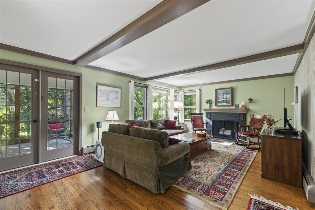 9 Strawberry Hill Rd