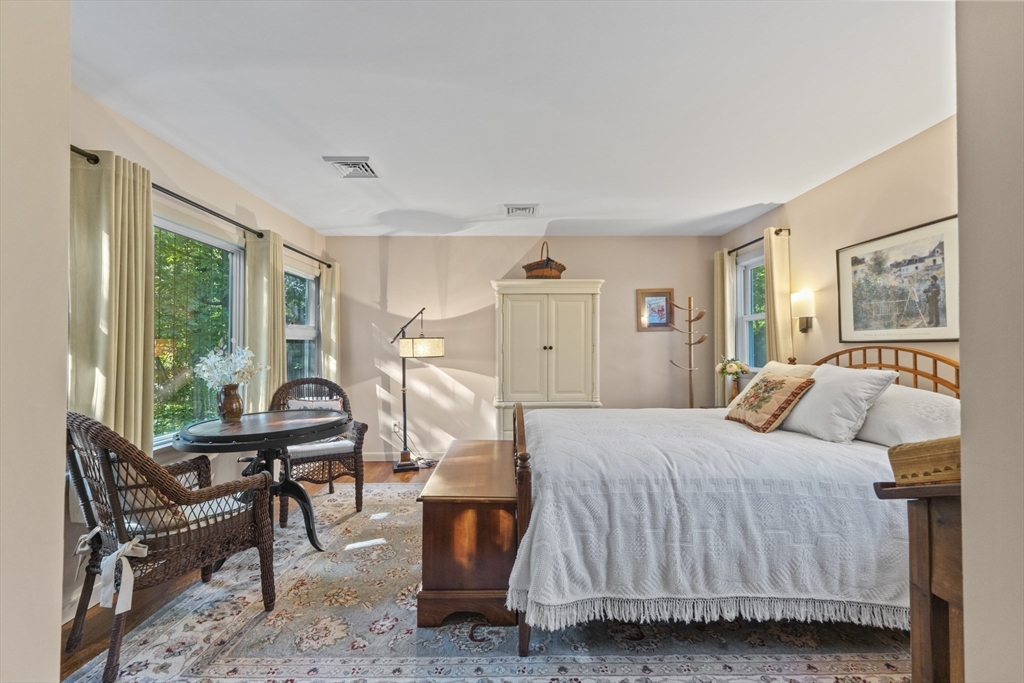 9 Strawberry Hill Rd