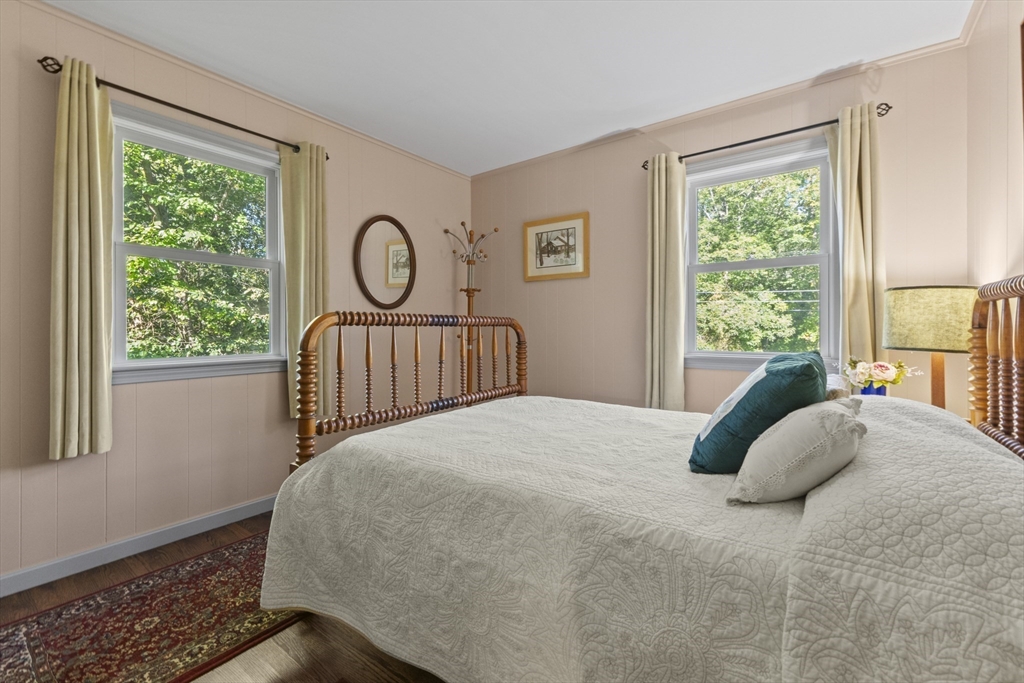 9 Strawberry Hill Rd