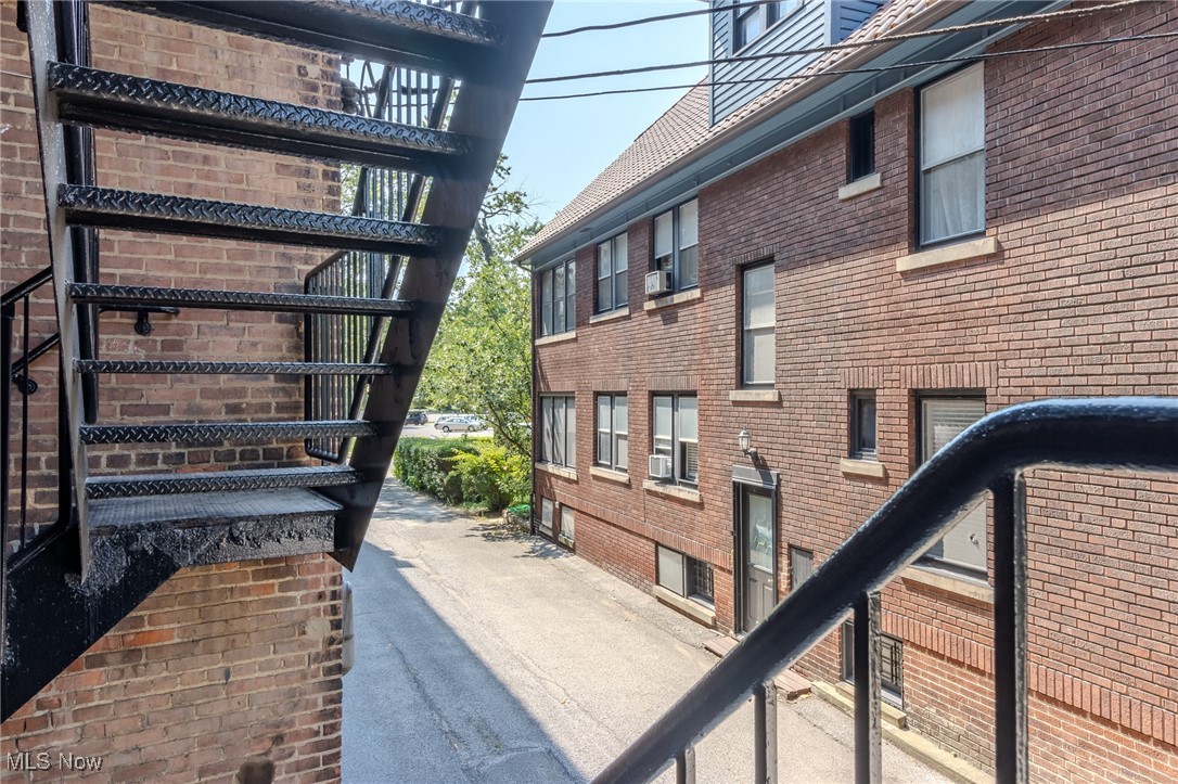2511 Overlook Road 4