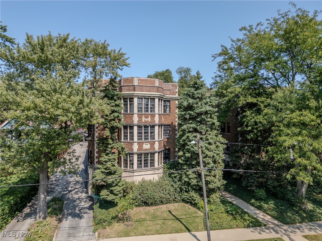 2511 Overlook Road 4