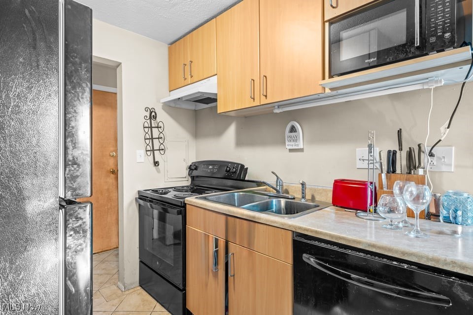 1372 Golden Gate Boulevard B203