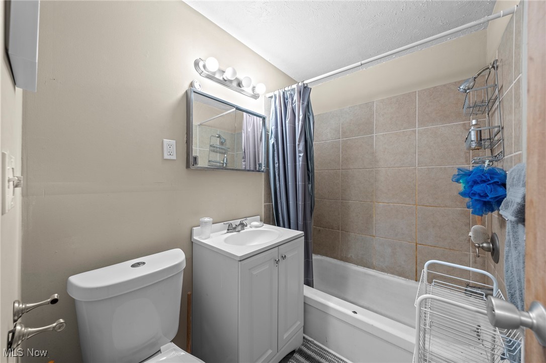 1372 Golden Gate Boulevard B203