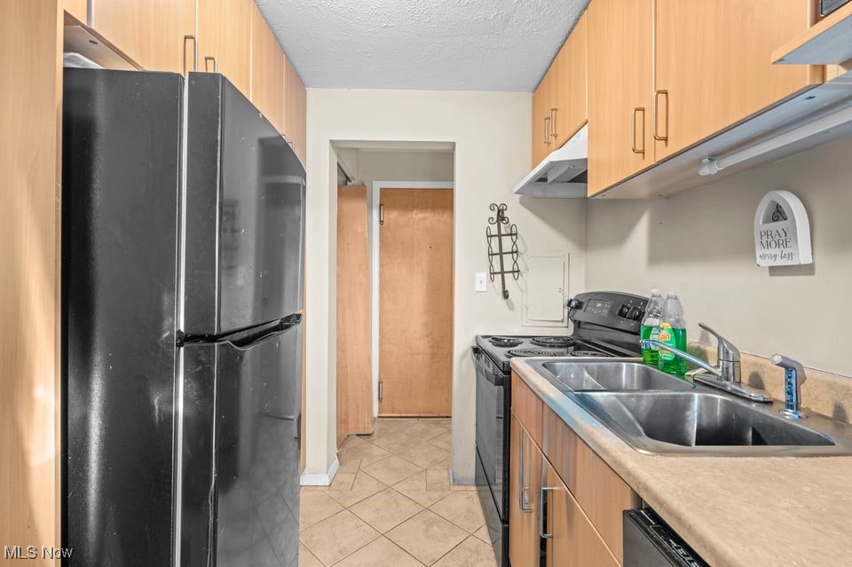 1372 Golden Gate Boulevard B203