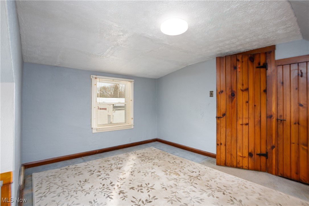 989 Winston Street