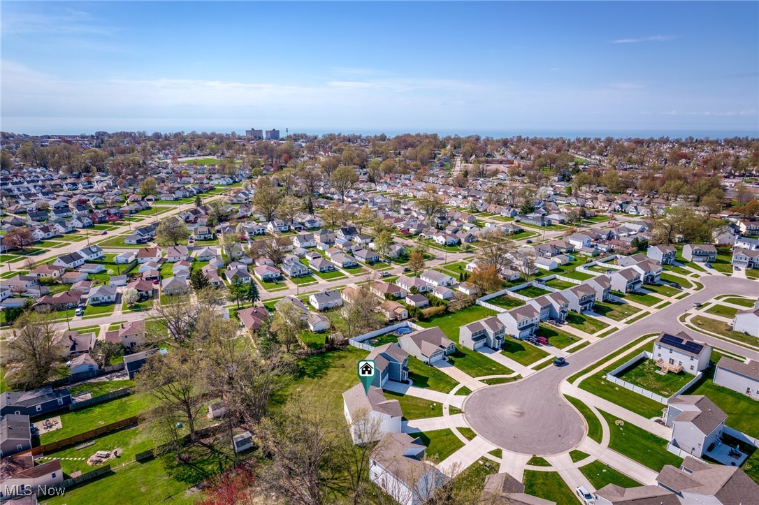 Aerial view of 152 Zenith Court’s neighborhood, with the home marked beside a landscaped cul-de-sac.