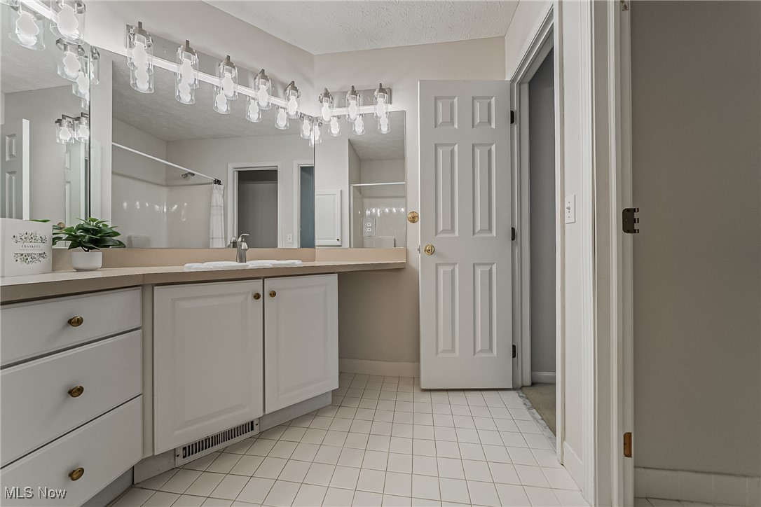 5760 Emerald Ridge A