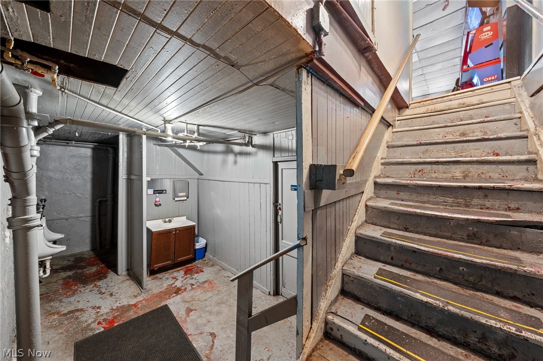 3614 E 65th Street