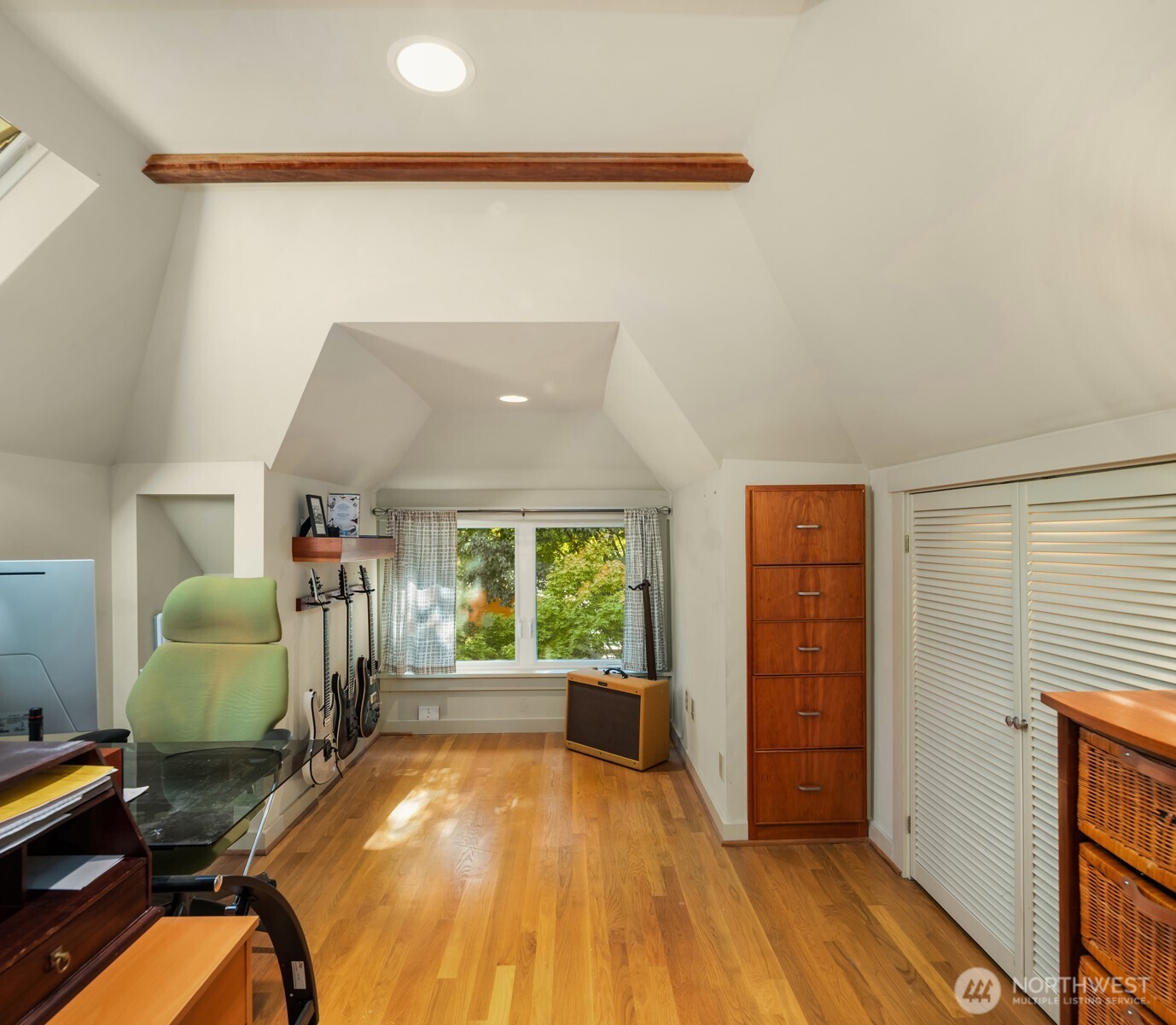 2144 8th Avenue W
