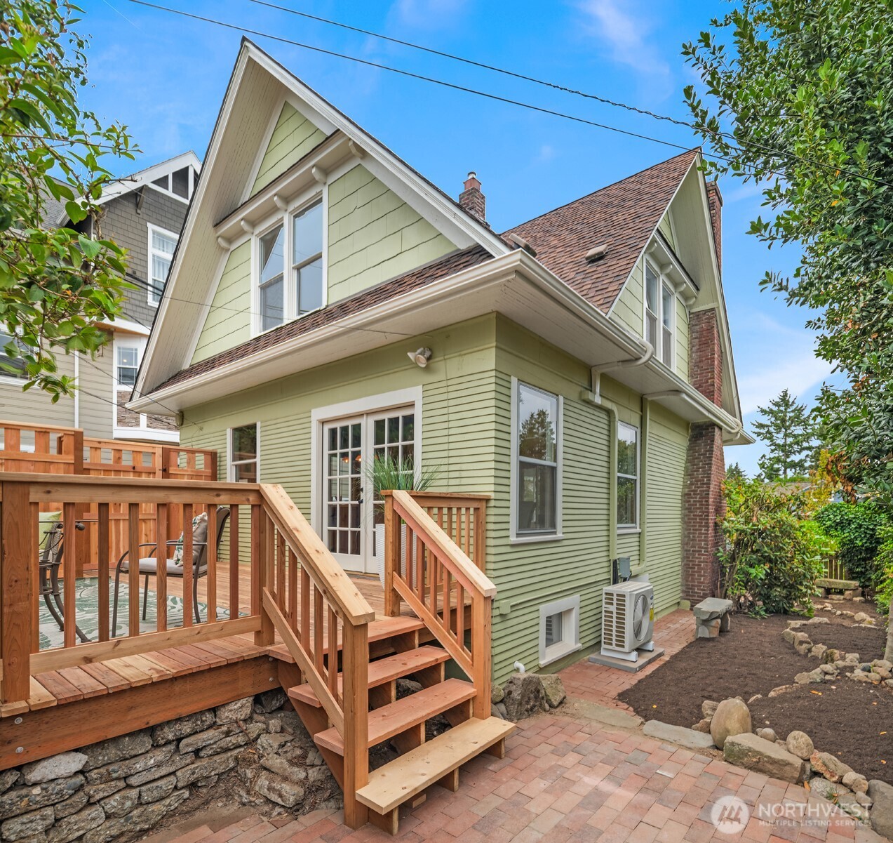 311 W Smith Street