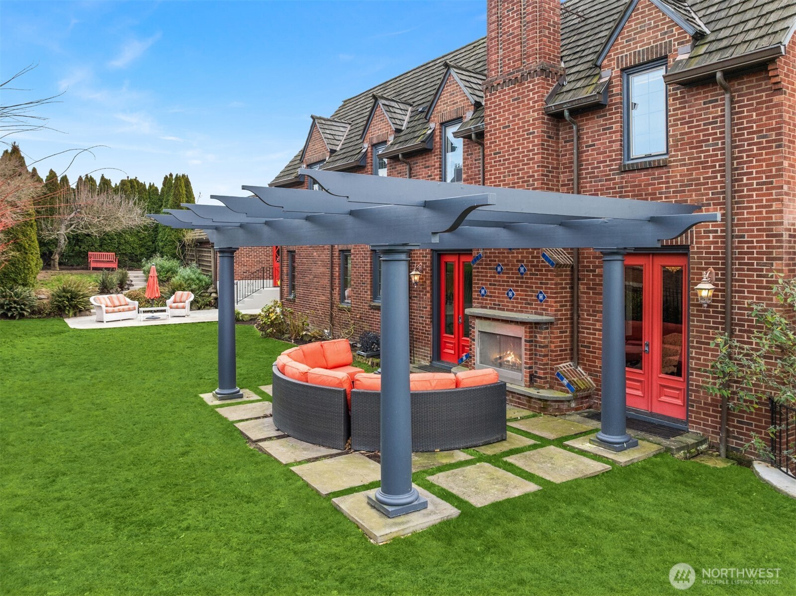 2256 W Viewmont Way W