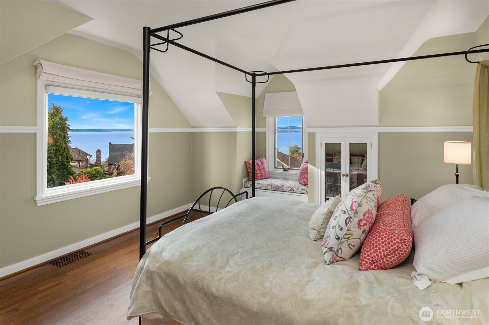 2256 W Viewmont Way W