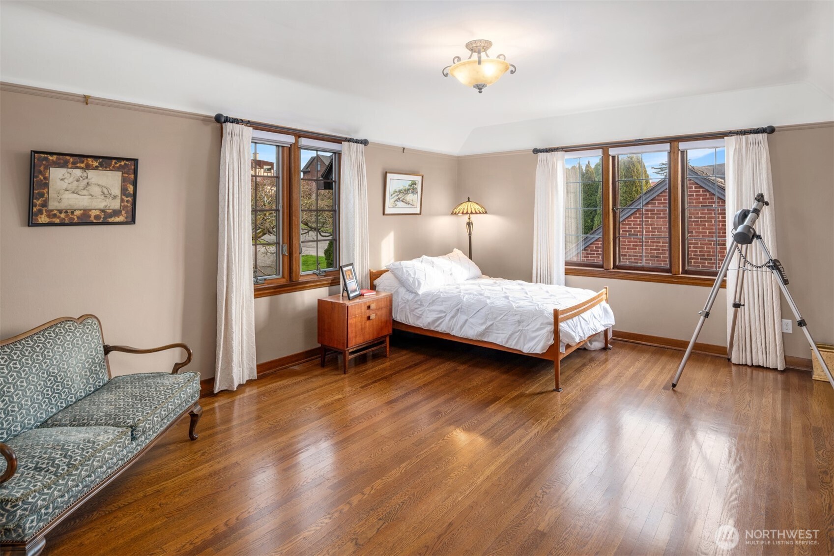 2256 W Viewmont Way W