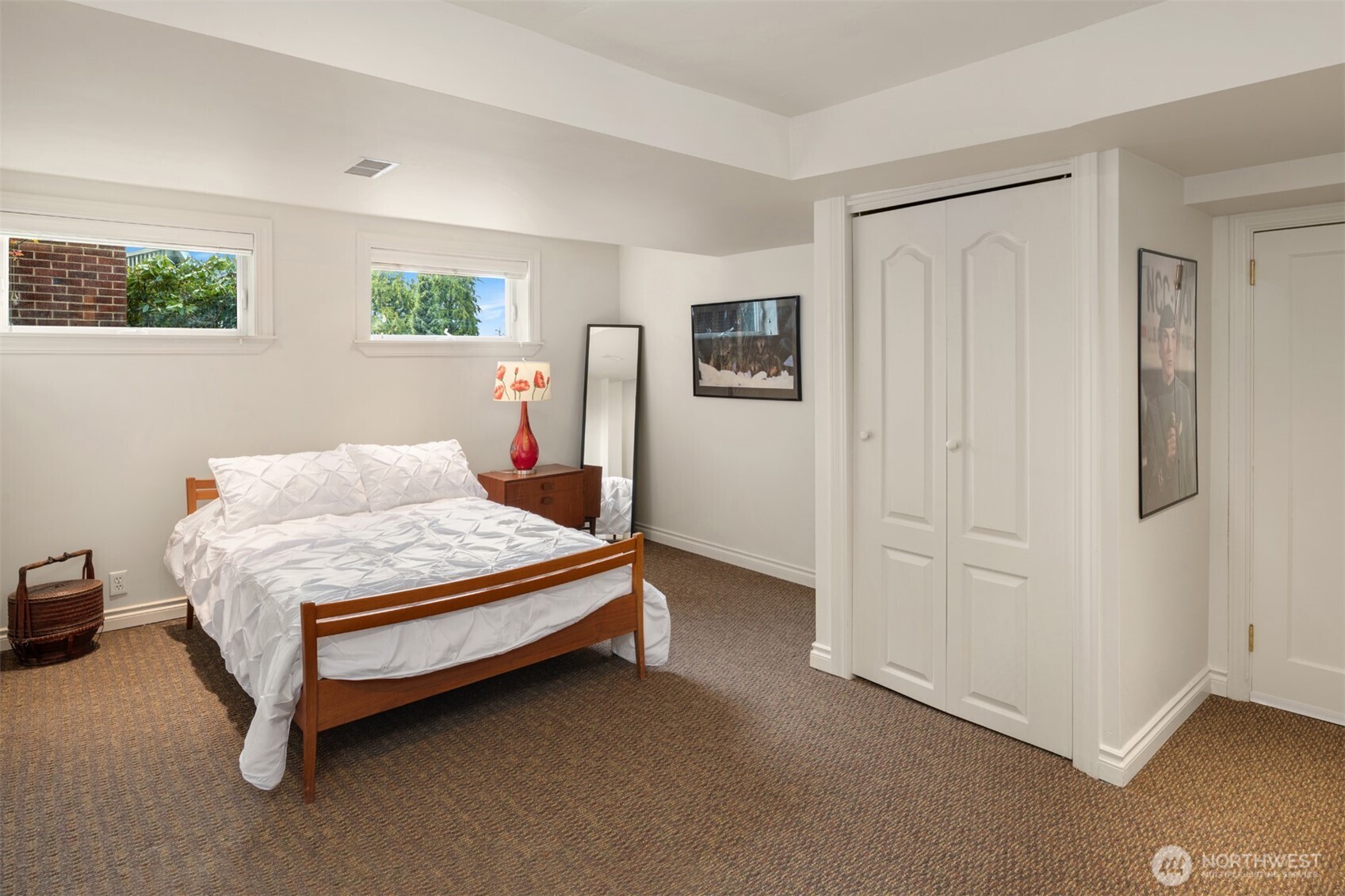 2256 W Viewmont Way W