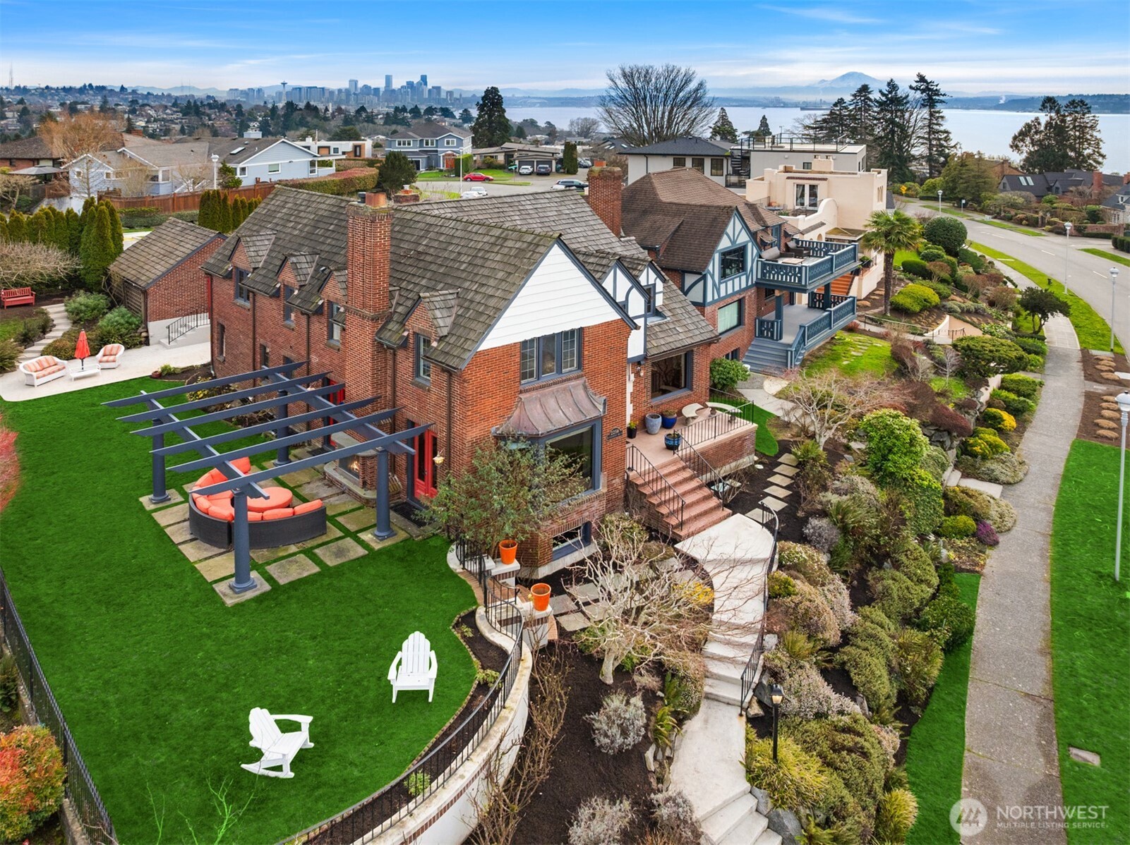 2256 W Viewmont Way W