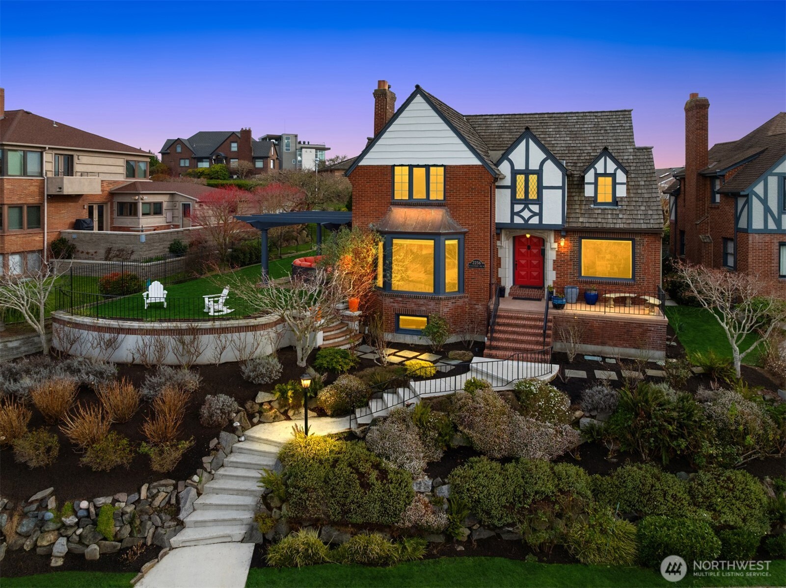 2256 W Viewmont Way W