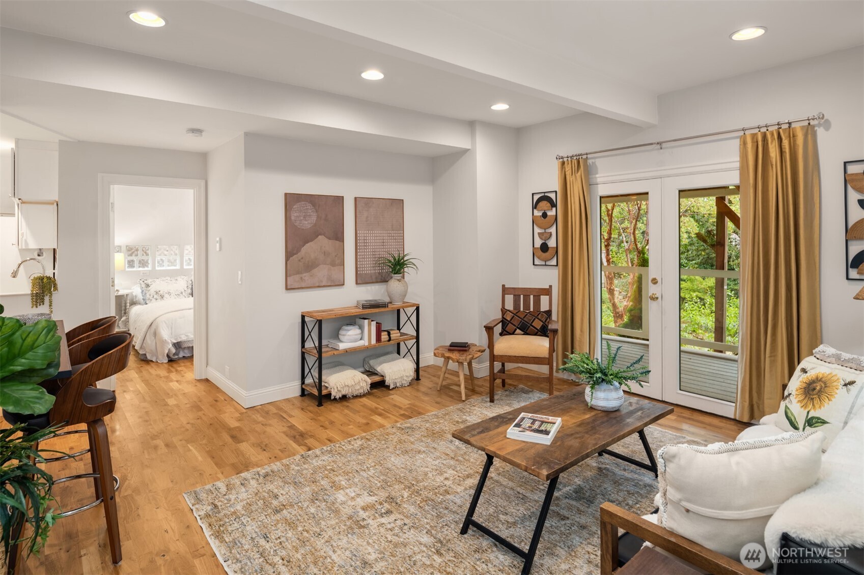 822 W Fulton Street