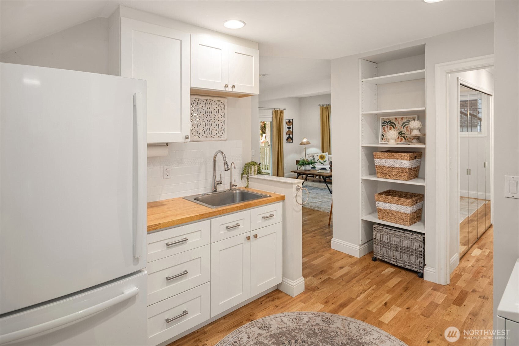822 W Fulton Street