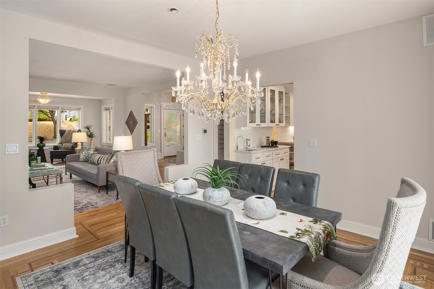 822 W Fulton Street