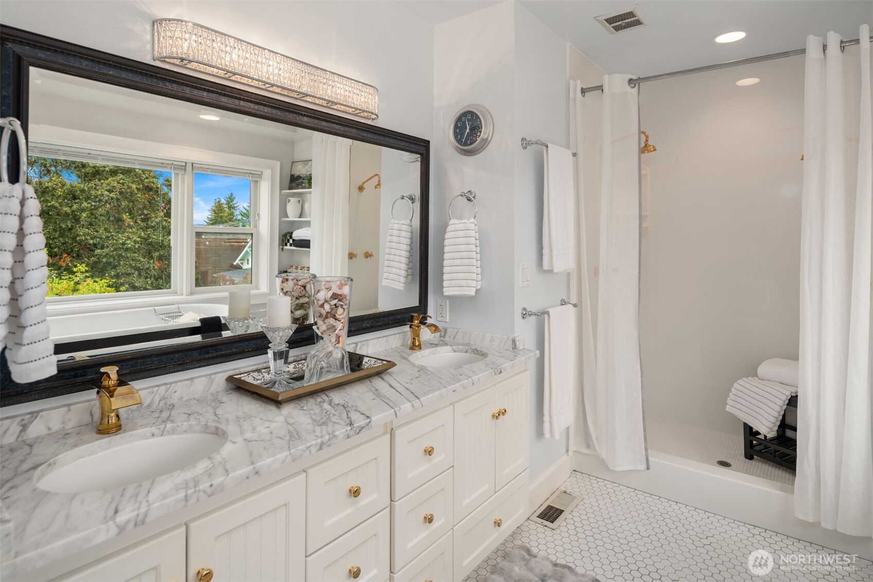 822 W Fulton Street