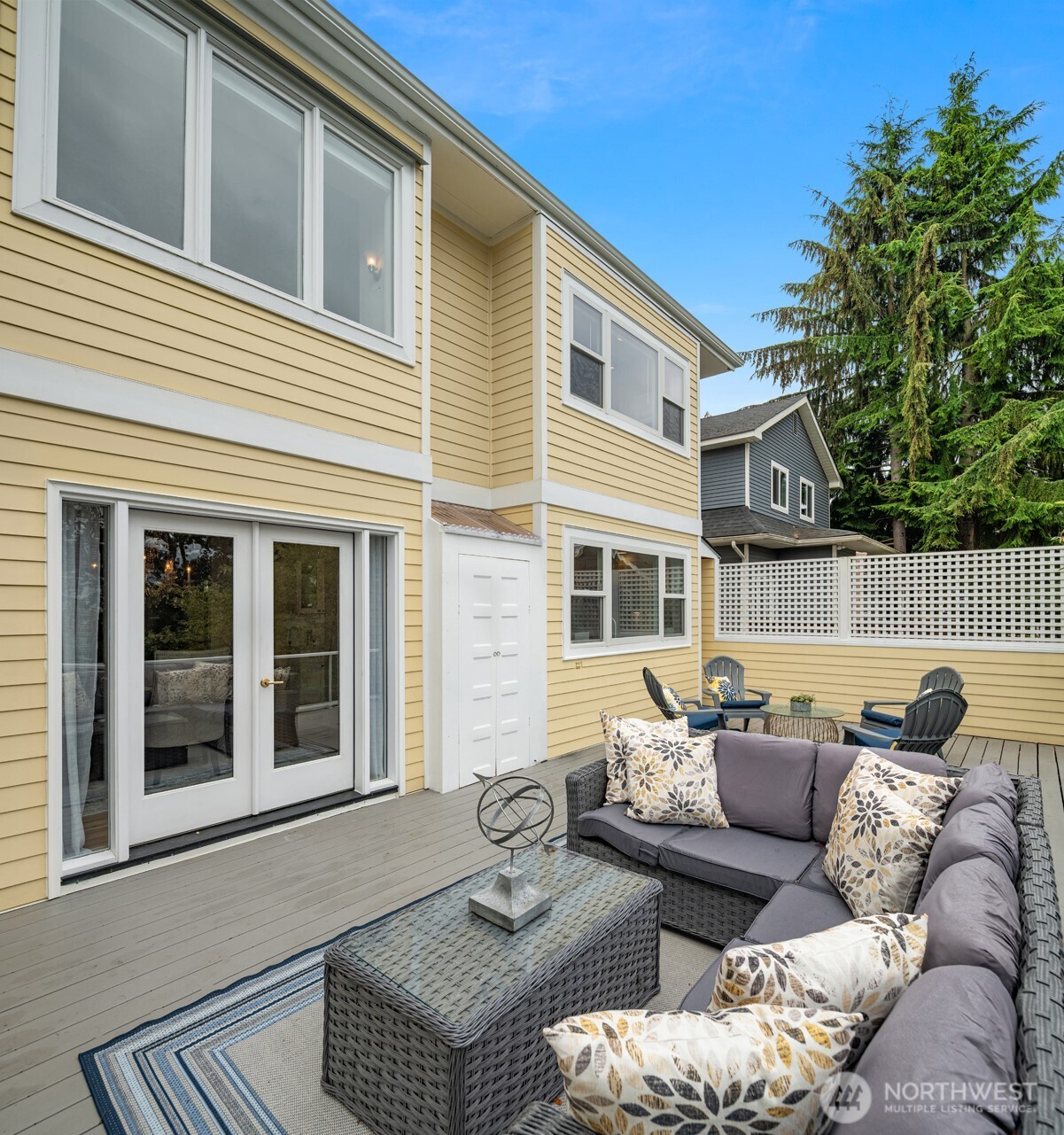 822 W Fulton Street