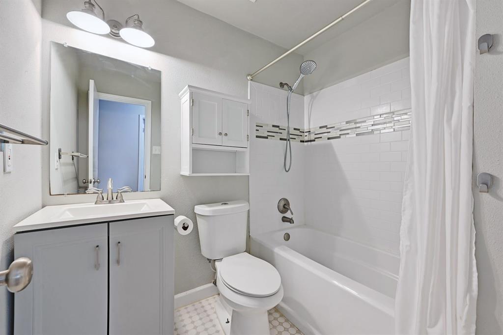 2403 La Casa DR
