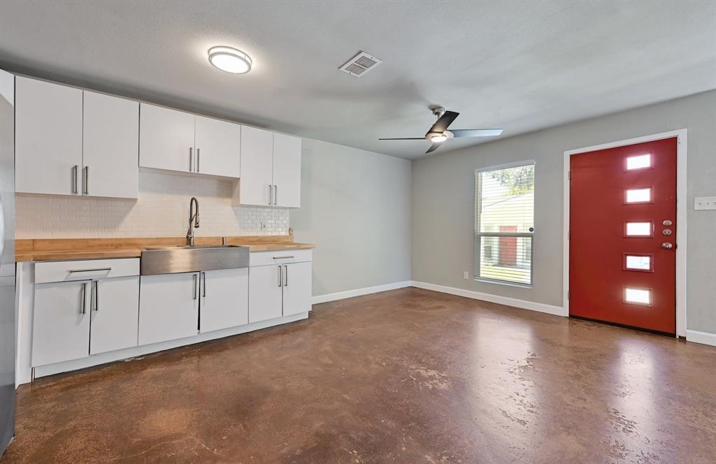 2403 La Casa DR