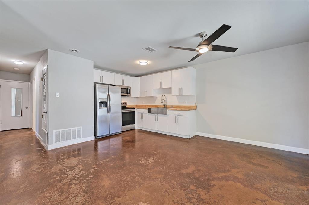 2403 La Casa DR