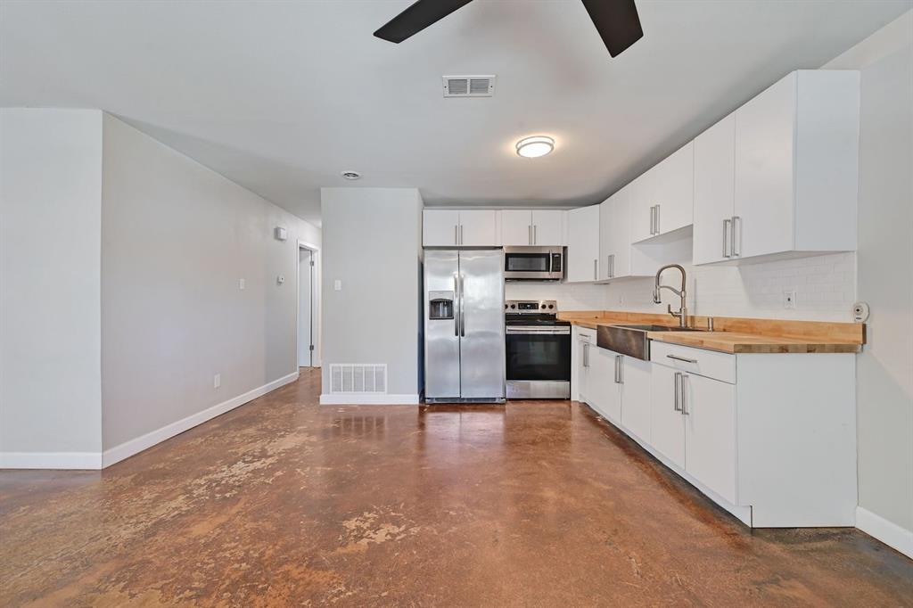 2403 La Casa DR