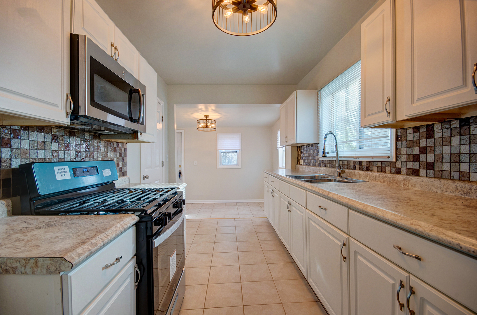 15015 Riverside Drive