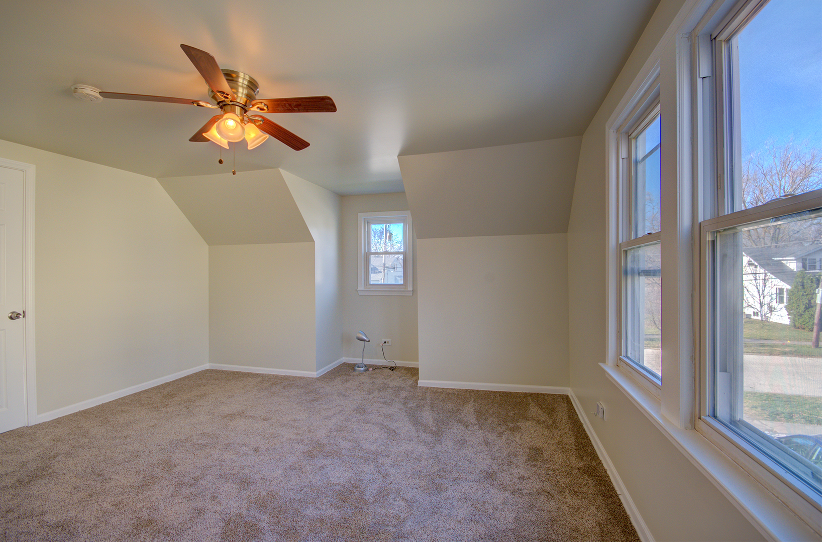 15015 Riverside Drive