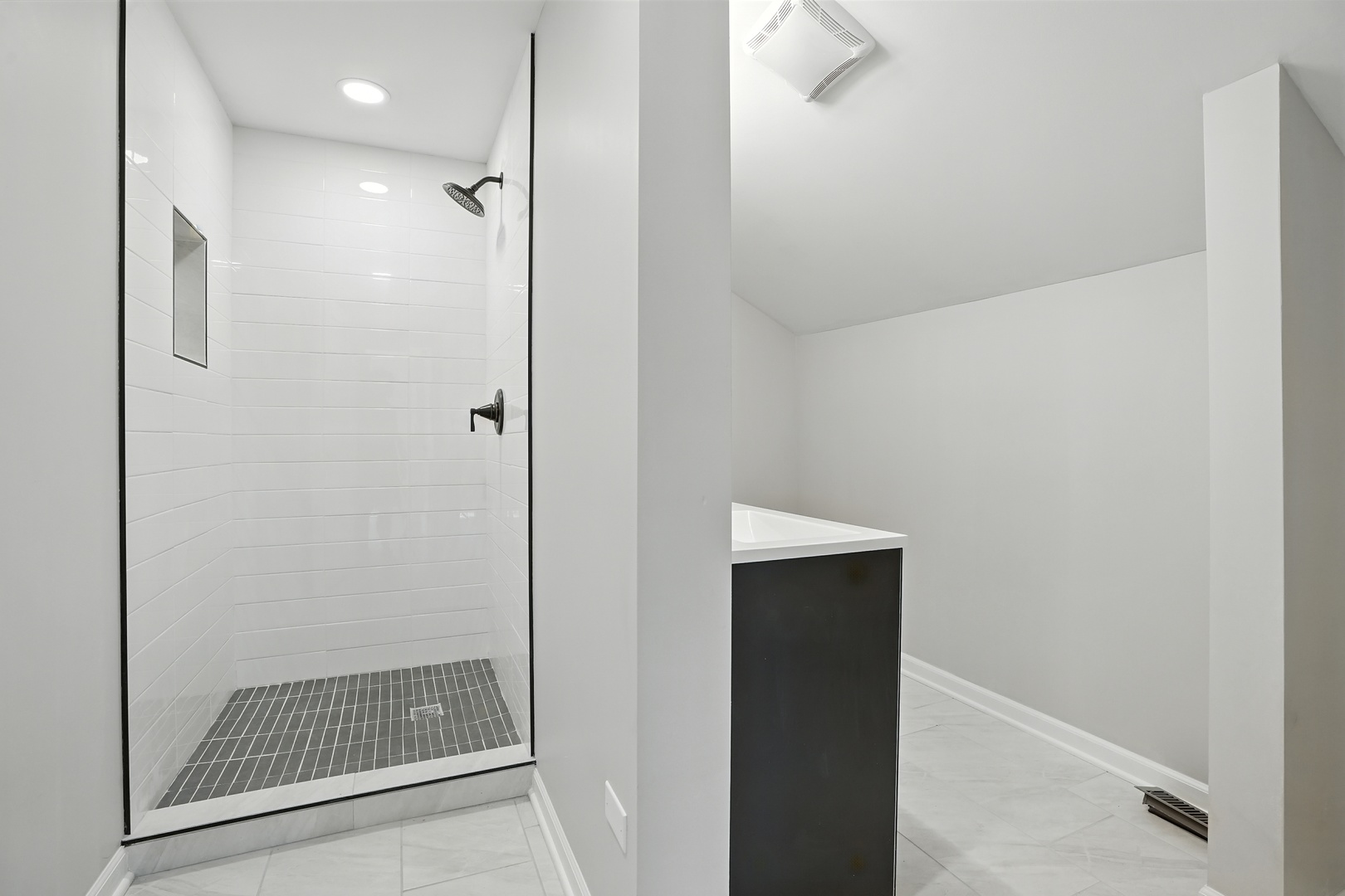 7943 S Bennett Avenue