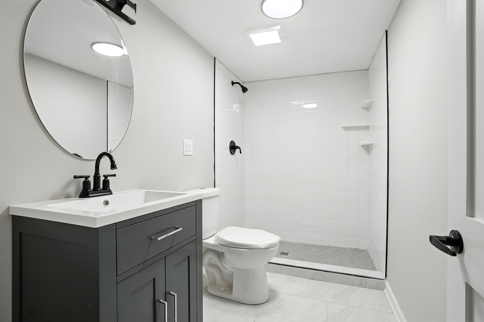 7943 S Bennett Avenue