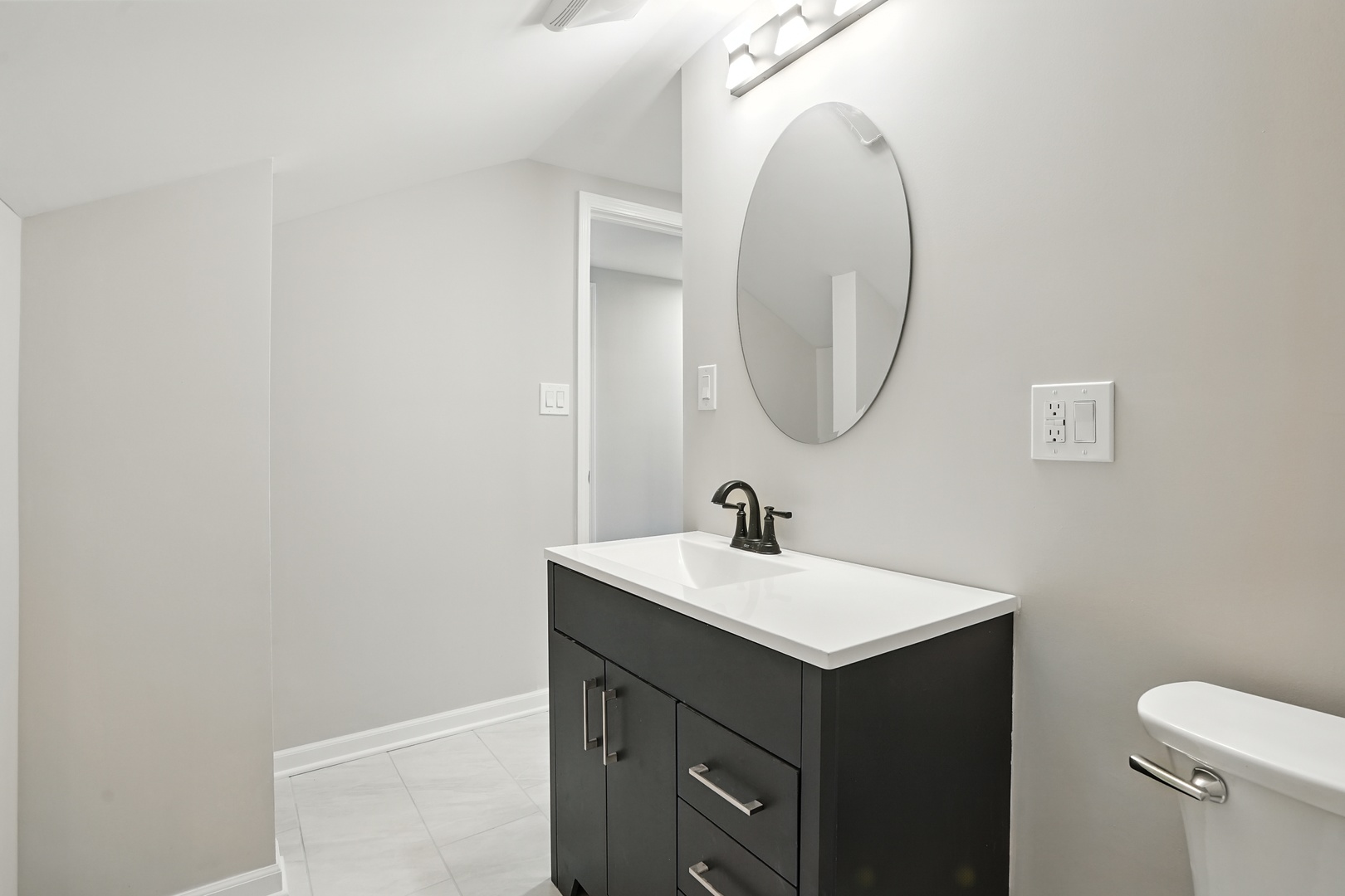 7943 S Bennett Avenue