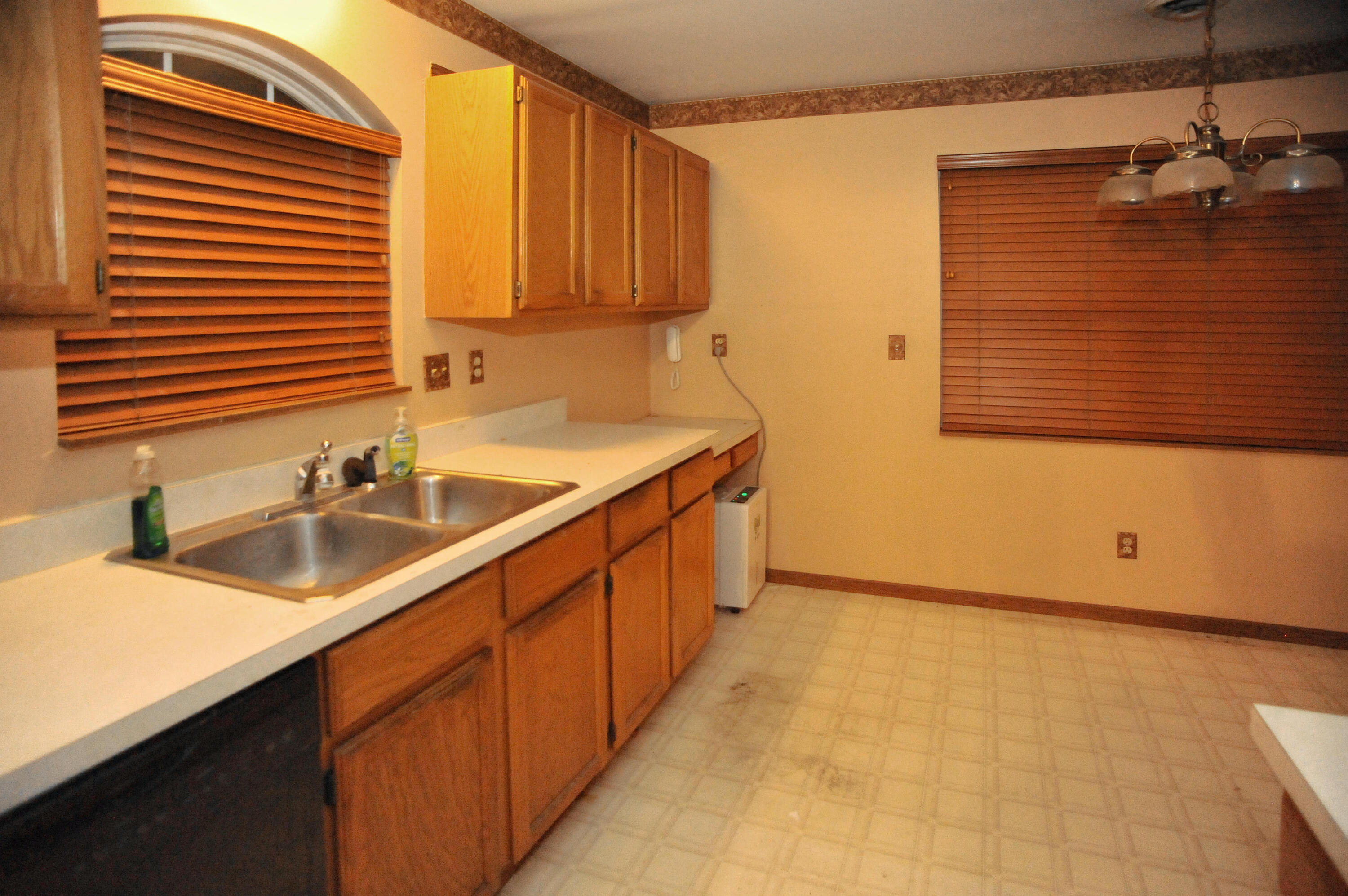 751 Forest Glen Drive