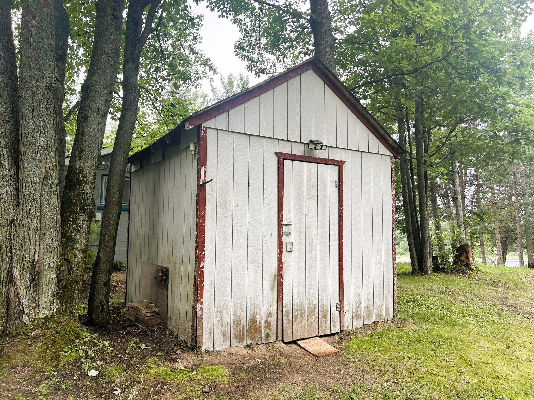 16046 Hiawatha Trail