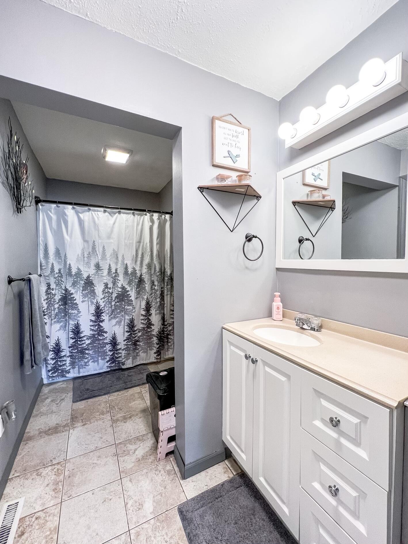 230 South County Street