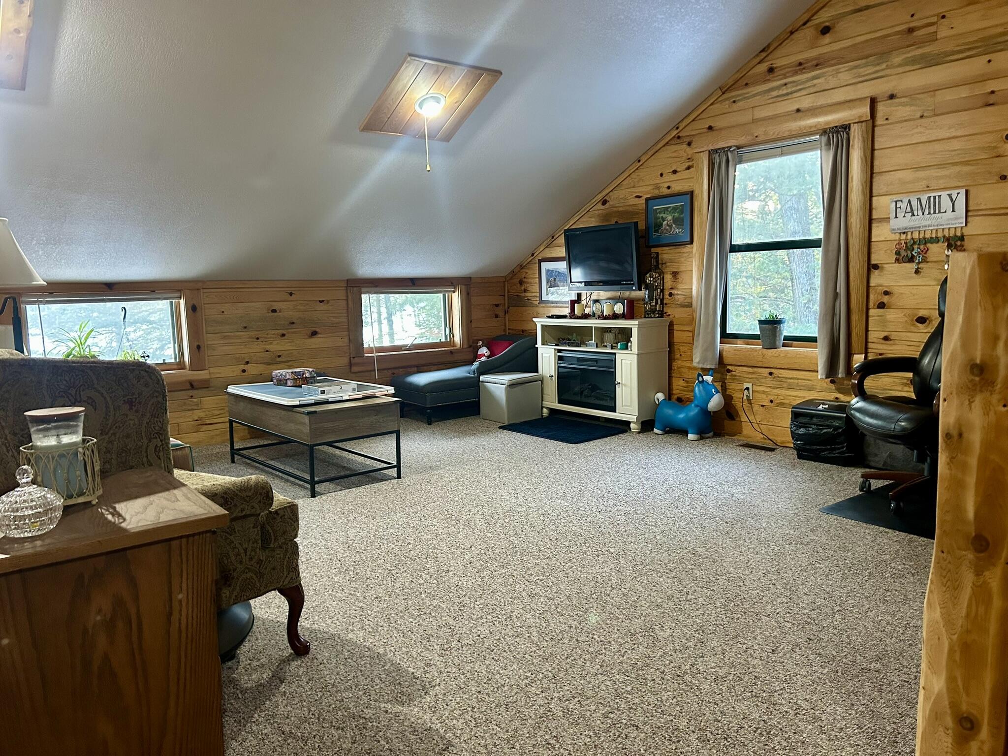 20915 E Riverside Drive